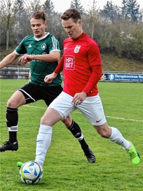 Matthias Haas ebnete mit seinem Freistoßtreffer den Weg zum Wasserburger Sieg.Foto Stürmlinger