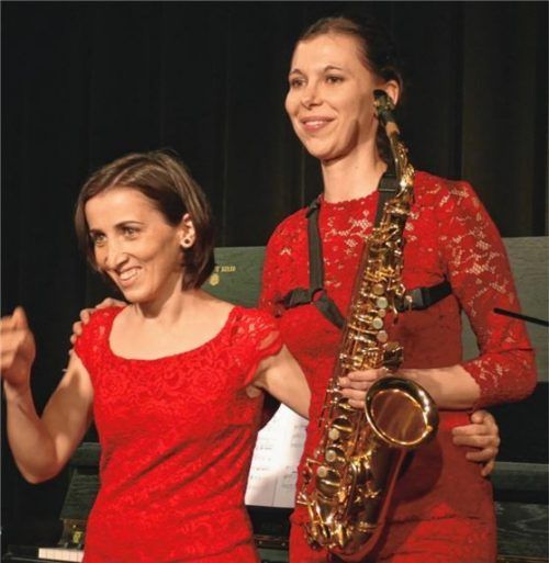 Mit jeweils unterschiedlichem Charme bezauberten Nestan Heberger (links) und Sarah Kober. Foto Janka