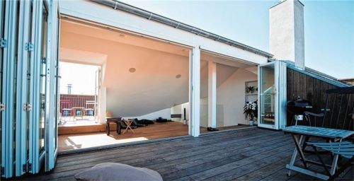 Mit wenigen Handgriffen wird der Garten zum Wohnbereich. Foto frovin