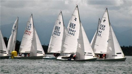 Mitte Juni findet die bayerische Meisterschaft für Kielzugvogel auf dem Simssee statt. Foto Niessen