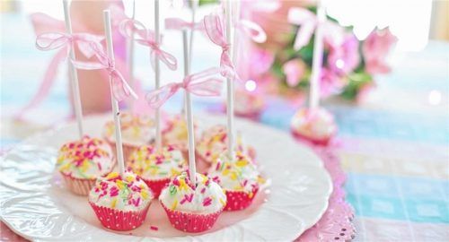 Muffins gehören zu den Klassikern des Kinderbuffets.