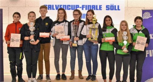 Sie errangen die Stockerplätze: Thaur 2 auf Platz eins, Bad Endorf 1 holte sich Silber und Eben 2 kam auf Rang drei (von links).Foto