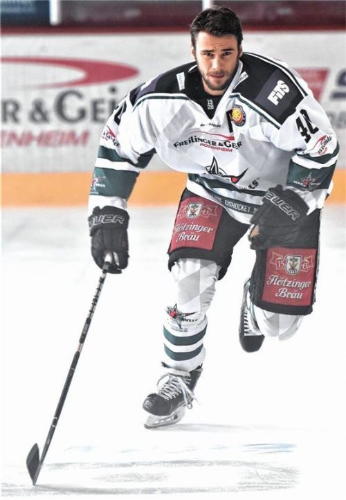 Stürmt auch nächste Saison für die Starbulls Rosenheim: Kapitän Michael Baindl. Foto  Ziegler