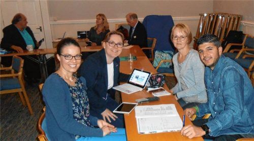 Über neue Lehr- und Lernmethoden tauschte sich Annette Holzer (Zweite von links) mit Kollegen aus Europa beim Mobilitätsprogramm Erasmus+ in Bath, England, aus.Fotos  privat