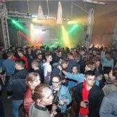 400 feierten bei Woiperdinger-Party