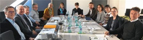 Vertreter des Hauses der Bayerischen Geschichte, der Landratsämter Rosenheim und Traunstein sowie zweier Tourismus-Verbände berieten sich jetzt erstmals in Augsburg rund um die Landesausstellung 2021. Foto re