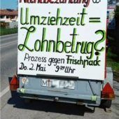 Osterhasen-Taferl mit Füßen getreten und in Graben geworfen