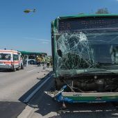 Busunglück: 15 Schüler verletzt