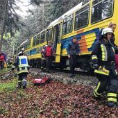 Rettungskräfte trainieren Einsatz an Zahnradbahn