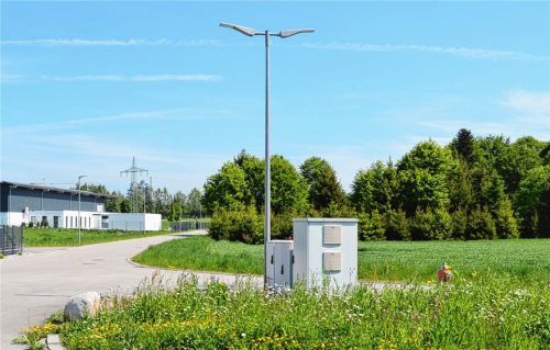 An dieser Stelle im Gewerbegebiet Schwabering  soll hier an der Staatsstraße eine Tankstelle entstehen. Foto  Niessen