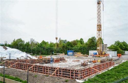 Anfang 2020 soll das neue Feuerwehrhaus am Pullacher Kreisel fertig sein. Foto Buhleier