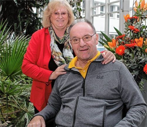 Bestens unterstützt von seiner Ehefrau Edith und der gesamten Familie, bereitet sich Landrat Wolfgang Berthaler derzeit in der Schön-Klinik Bad Aibling auf die Rückkehr ins Amt vor. Noch einmal kandidieren wird er nicht.Foto Reisner