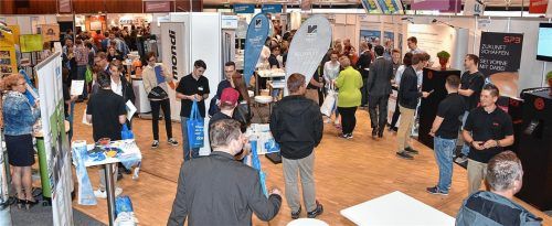 Blick auf die IHK-Ausbildungsmesse „Jobfit“ im Kultur- und Kongresszentrum Rosenheim.Fotos Schlecker