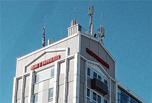 Der Verkauf der Kathrein SE an Ericsson ist noch nicht ganz in trockenen Tüchern. Kathrein muss noch Hausaufgaben machen. Dazu gehört, die rund 1000 Mitarbeiter zum Verzicht auf ihr Urlaubsgeld zu bewegen. Fotos schlecker, dpa