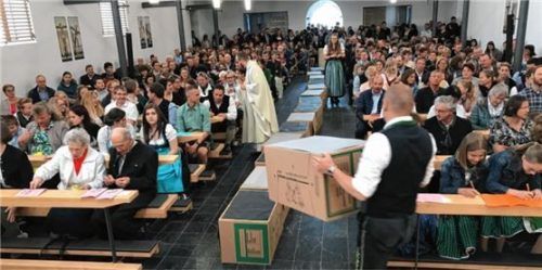 Die Katholische Landjugend- und Landvolkbewegung versammelte sich zur traditionellen Ostermontagswallfahrt in Waldwinkel.Foto  fxm