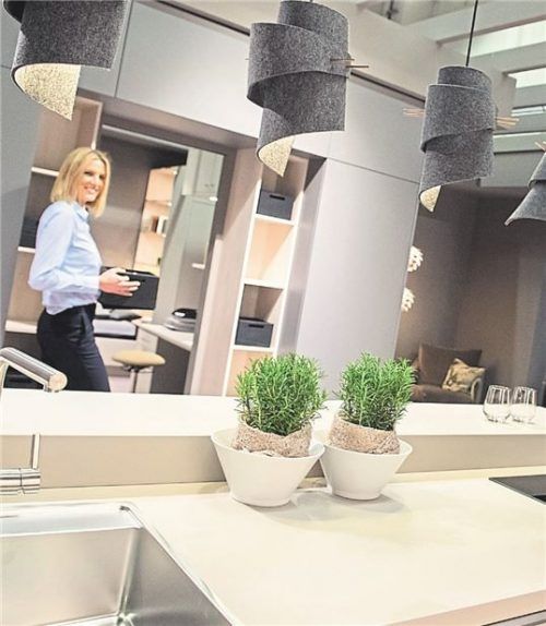 Diese Küche ist im Wohnraum integriert. Foto dpa/Gabbert