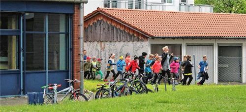 Für Kinder in Nigeria liefen die Schüler der Adolf-Rasp-Schule.Foto re