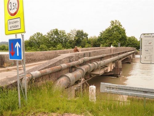 Gute Nachrichten für Landwirte: Die Innkanalbrücke bei Hart wird neu gebaut und kann dann bis zu 40 Tonnen tragen.
