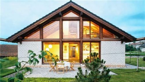 Häuser aus Kalksandstein überzeugen durch eine sehr lange Nutzungsdauer bei gleichzeitig geringem Pflegeaufwand. epr/Bundesverband Kalksandsteinindustrie e.V.