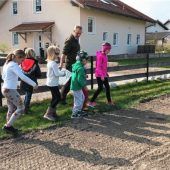Es summt und brummt am Spielplatz an der Seltenhornstraße