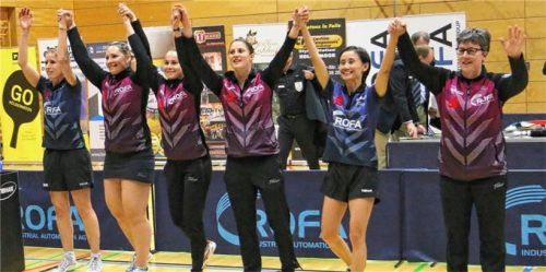 Kolbermoors Damen verabschiedeten sich vom Publikum mit einer Laola-Welle.