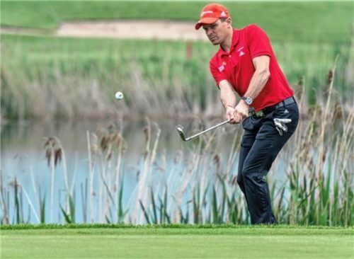 Tobias Angerer, selbst begeisterter Golfer, veranstaltet am Samstag wieder seine Golf-Challenge. Foto  Wukits