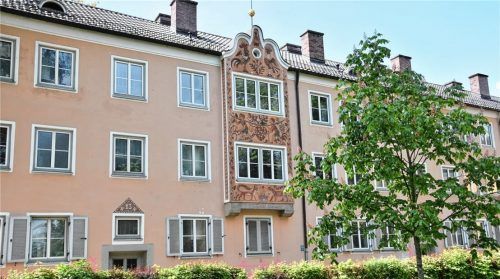 Trügerischer Anblick: Die Fassaden der Blöcke sind kunstvoll verziert, der Standard der Wohnungen aber ist einfach.