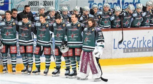 Wer spielt nächste Saison noch für die Starbulls? Einige Spieler definitiv nicht mehr, die auf dem Bild sind. Foto Ziegler
