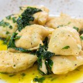 Maultaschen-Variationen: einmal asiatisch, zweimal mit Fisch