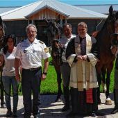 „Sicherheitsgefühl“ auf vier Hufen: Stallungen der Reitergruppe geweiht