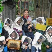 Den Bienen bei der Arbeit zugeschaut