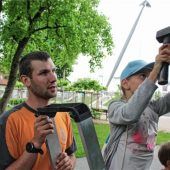 An die Bäume, fertig, los: Kolbermoorer „Junggmias“ kennzeichnet Pflanzen mit Namensschildchen