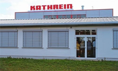 Arbeitsplätze erhalten und eine berufliche Perspektive schaffen – das war das Ziel der Kathrein-Mitarbeiter, als sie dem Tarifvertrag mit Lohnverzicht zugestimmt haben. Dies war eine der Voraussetzungen für den Kauf von Kathreins-Mobilfunksparte durch den Technologiebetreiber Ericsson.Foto DPA