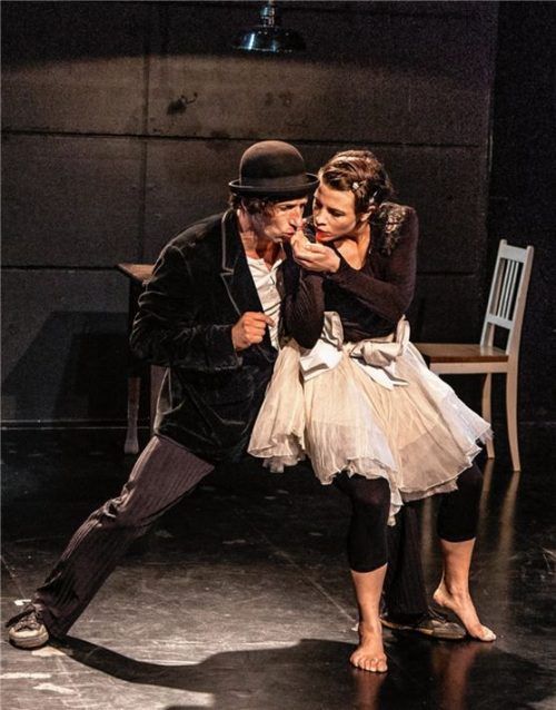Ausdrucksstark: Stephanie Roser und Lukas von Aue in „Schwarzweiß“. Foto Fischbach-Kirchgraber