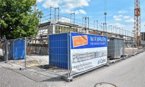 Baustelle für das neue Innovationszentrum: In Kolbermoor investiert Cohu acht Millionen Euro. Etwa 200 ehemalige Multitest-Mitarbeiter sollen hier eine neue Perspektive finden. Fotos schlecker,(2) steffenhagen