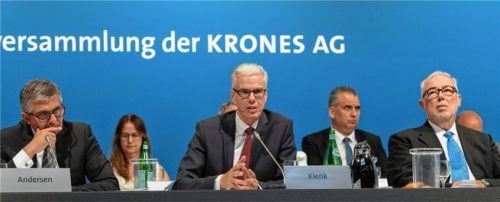 Berichteten in der Hauptversammlung der Krones AG (von links): Michael Andersen, Finanzvorstand, Vorstandschef Christoph Klenk und Aufsichtsratsvorsitzender Volker Kronseder.