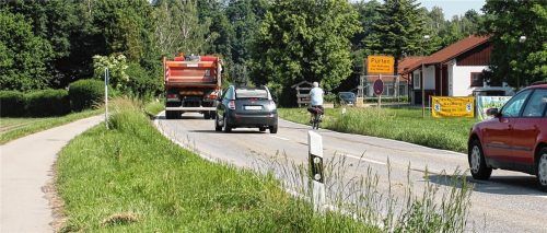 Das Verkehrsaufkommen durch Pürten ist in den vergangenen Jahren weiter gewachsen und wird mit der Öffnung der A94 nach München noch einmal ansteigen.Foto  Leder