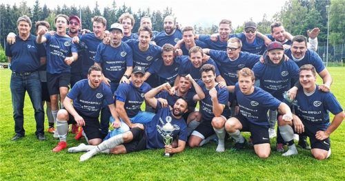 Der FC Nicklheim durfte den Aufstieg in die A-Klasse bejubeln.