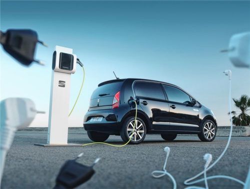 Der kleine Flitzer ist der erste E-Kleinwagen der spanischen VW-Tochter. Foto ampnet/Seat