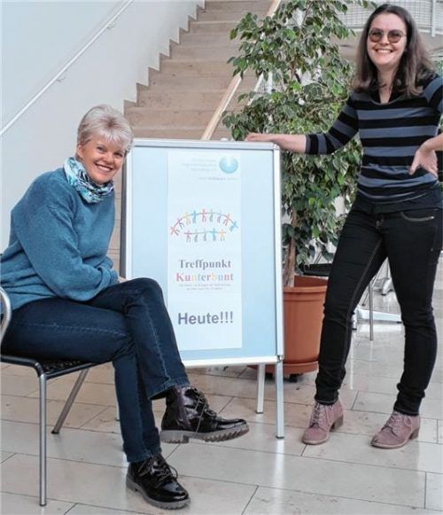 Die beiden Gründerinnen: Stefanie Märkl (links) und Elisabeth Wudi haben den Elterntreff Kunterbunt ins Leben gerufen. Foto re