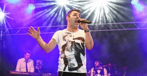 Die Partyband „Friends Live“ war am Samstagabend der musikalische Höhepunkt und sorgte bei den Besuchern für Stimmung.