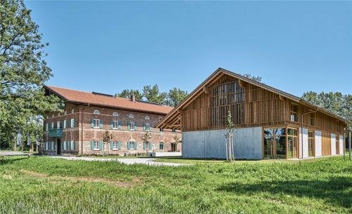 Ein Bauernhof kommt in Mode: Auch der Rosenheimer Süden ist dabei. Foto Hildebrand/Hatz