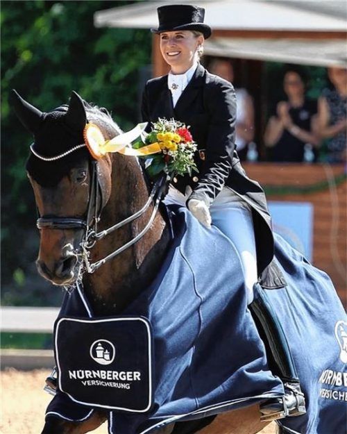 Famos zum Sieg: Jessica von Bredow-Werndl und TSF Dalera BB.