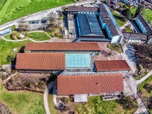 Groß, und doch zu klein: Die Otfried-Preußler-Schule in Stephanskirchen. Foto OPS