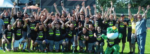 Jubel beim SV Pang, der als Meister der Fußball-Kreisklasse 1 in die Kreisliga aufsteigt.Foto Ruprecht
