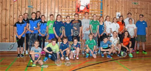 Jugendliche im Alter zwischen neun und 17 Jahren waren in die Heinrich-Beslmeisl-Halle gekommen und spielten in ihren Altersklassen die Sieger aus. Foto re