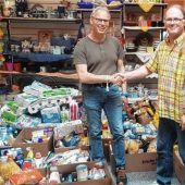 Große Freude im Rotkreuz-Shop