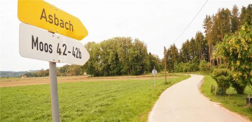 Ob es heuer noch etwas wird mit der Instandsetzung der Gemeindeverbindungsstraße ist offen. Das hängt davon ab, wie schnell der Neubau der Brücke bei Au über den Innkanal voran kommt.Foto  Grundner