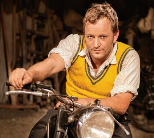 Sepp Staber als aufmüpfiger Hoferbe in Elfriede Ringsgwandls Theaterstück „Gsindlkind“.Foto bovers