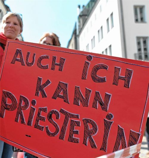 Viele Frauen treten aktuell für Veränderungen in der katholischen Kirche ein. Foto dpa